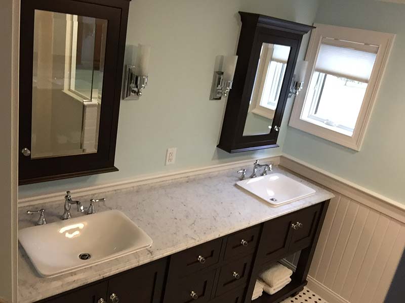 Featured image of post Marble And Dark Wood Bathroom : Whether sleek and minimal or bursting with colorful tiles, a curated modern find inspiration to create your own personal oasis with these projects featuring popular counter materials like marble, quartz, and wood;